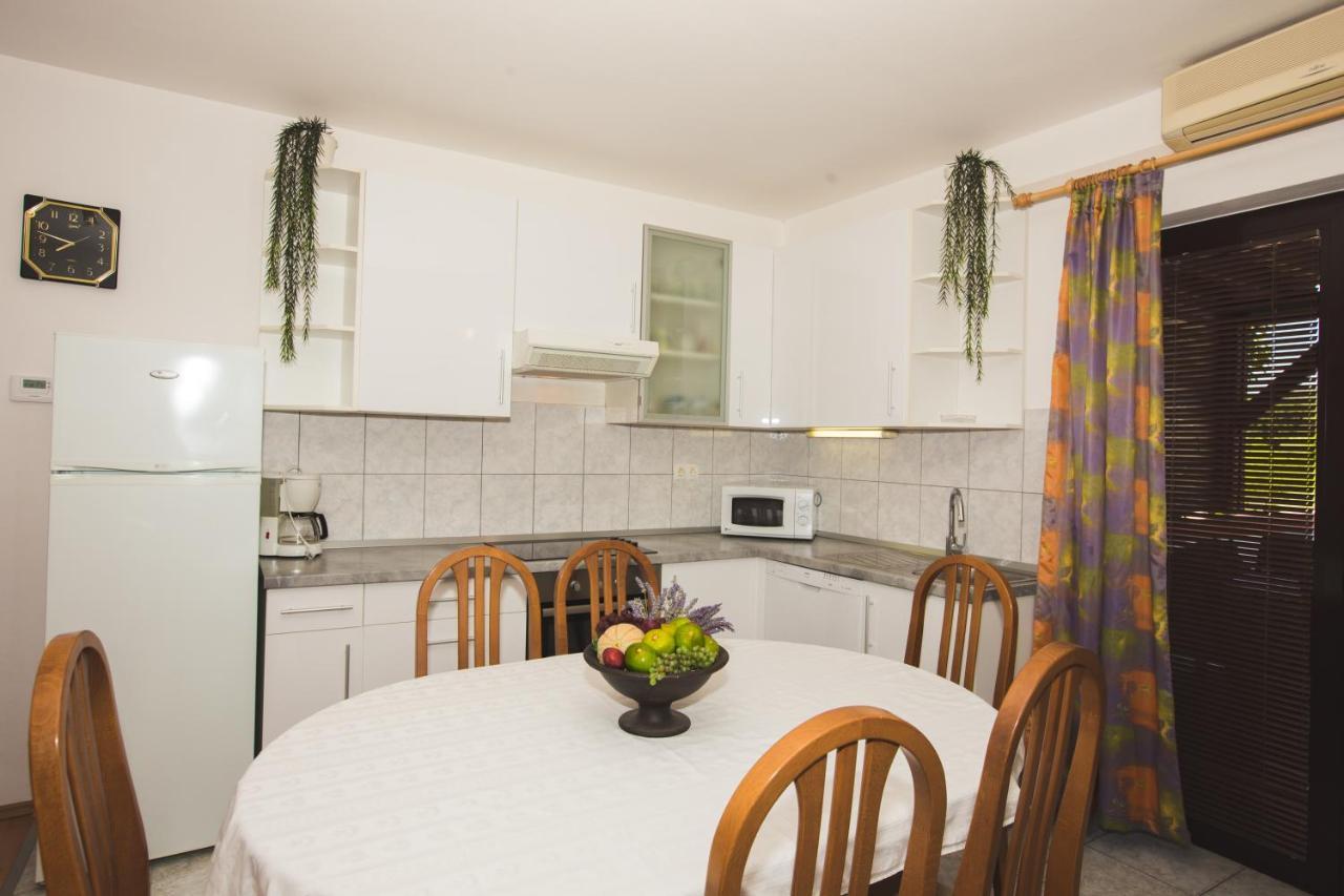 Apartmani Nada & Darko, Kampor, Rab, Hrvatska Exterior foto